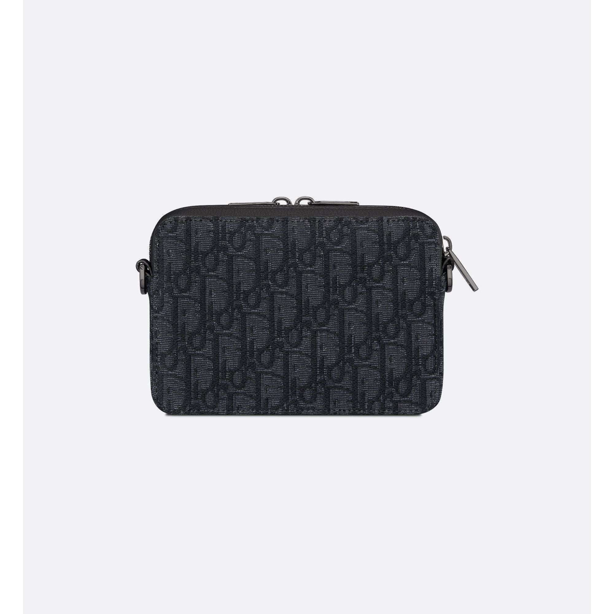 Pouch mit Reißverschluss und Riemen