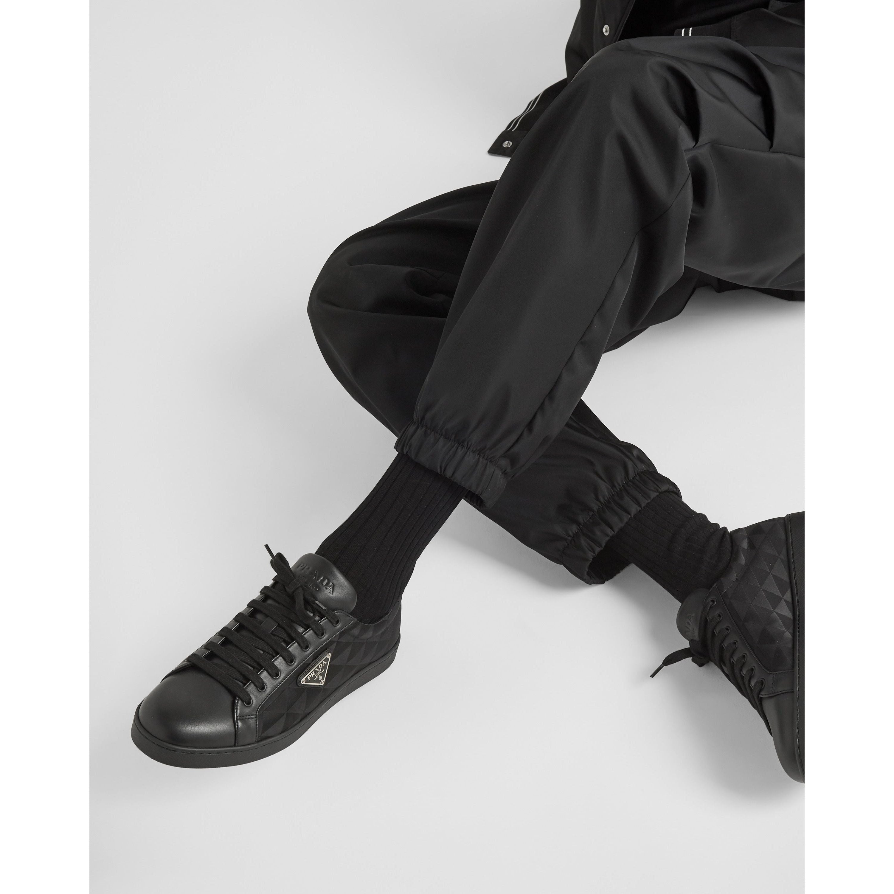 Sneaker aus Leder und Re-Nylon