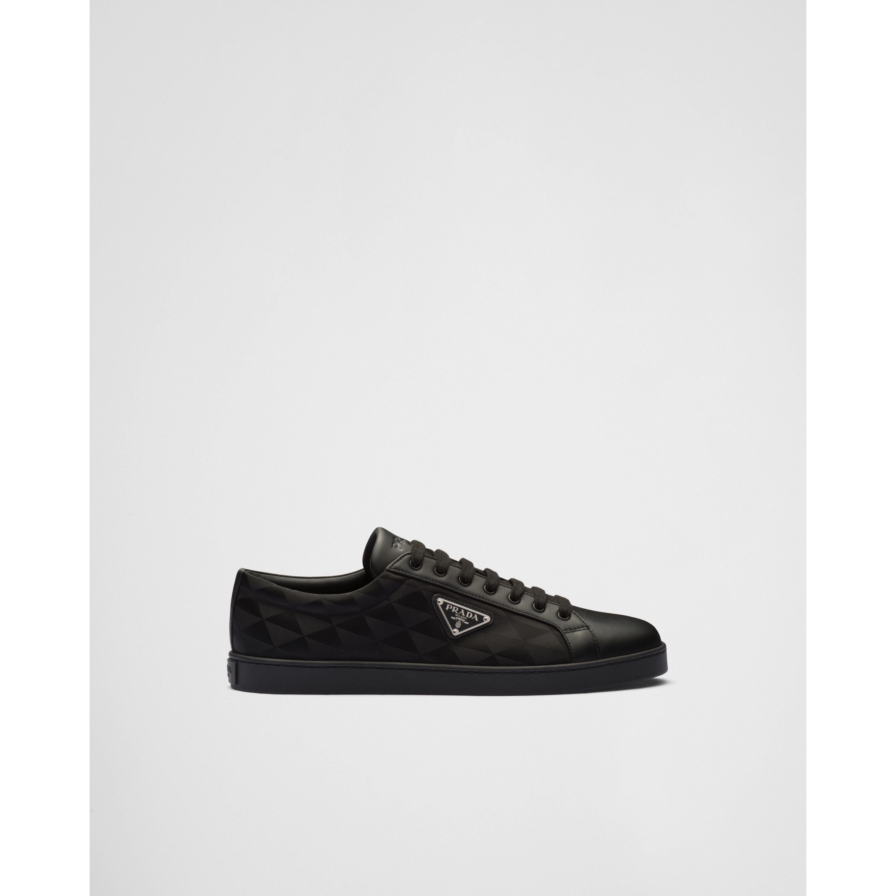 Sneaker aus Leder und Re-Nylon