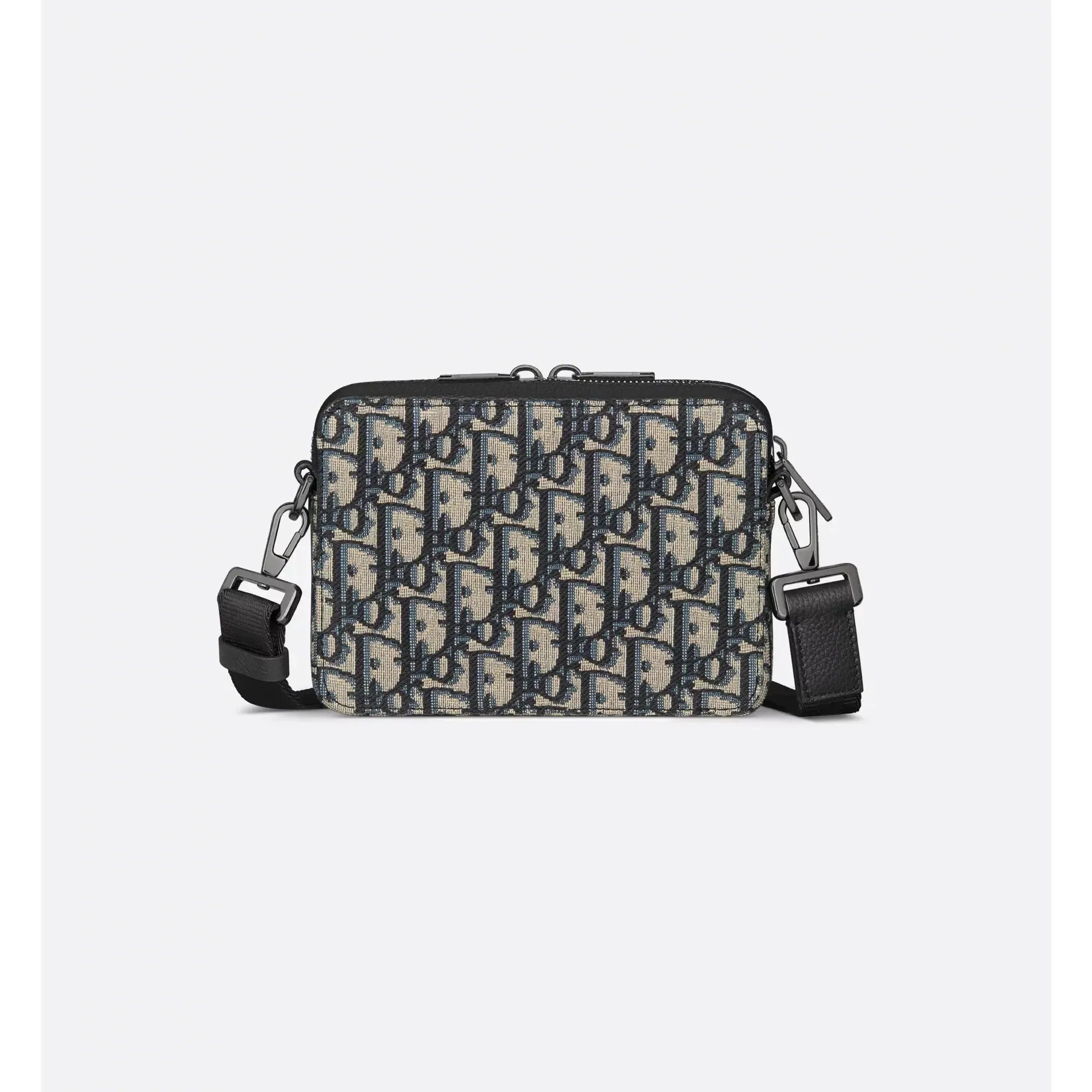 Pouch mit Reißverschluss und Riemen